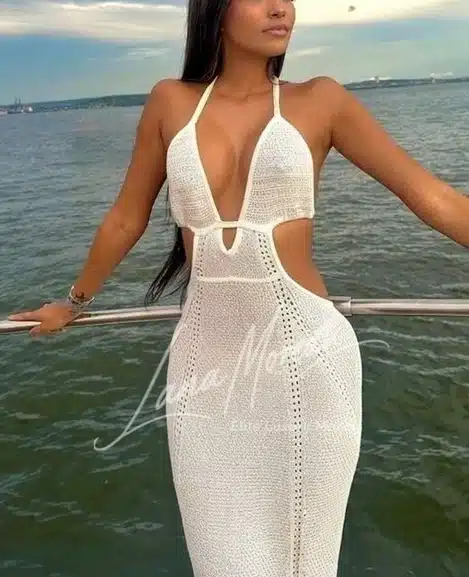 Elegant escort Hongkong in white crochet dress