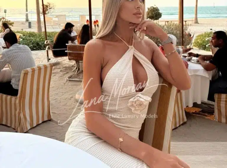 Luxury escort Dubai beachfront