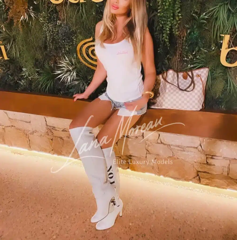 Luxury blonde Escort Joanna in Monaco