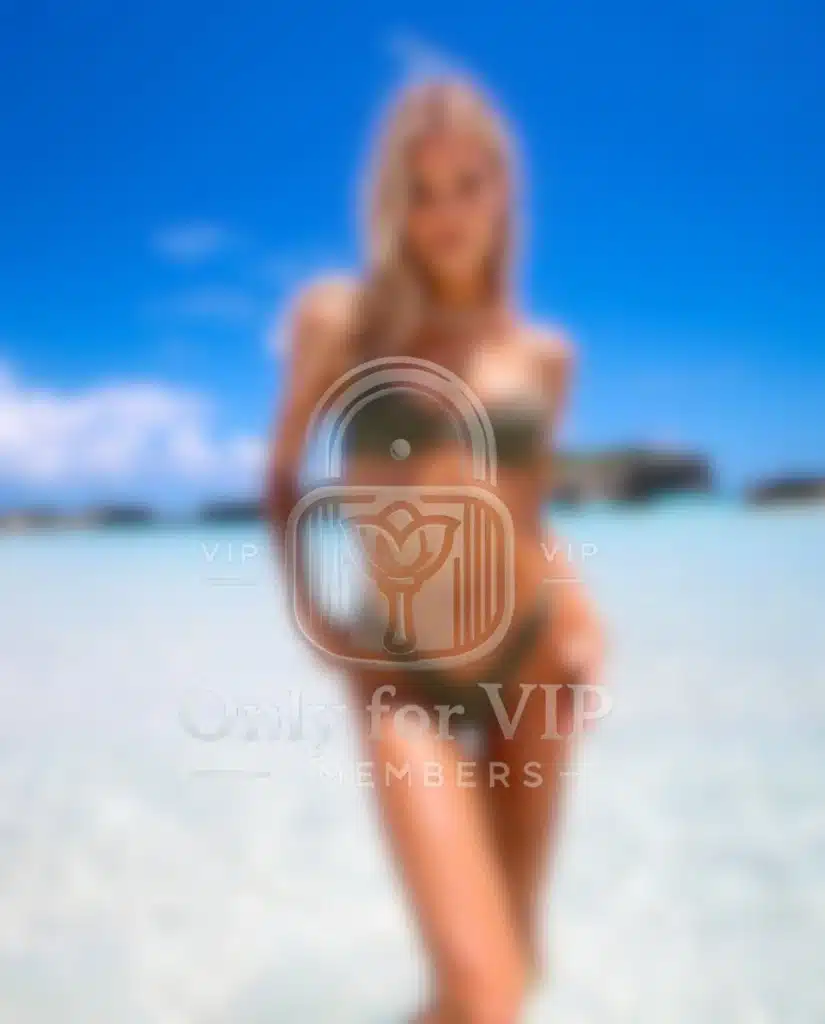 Glamorous Blonde Escort Zurich