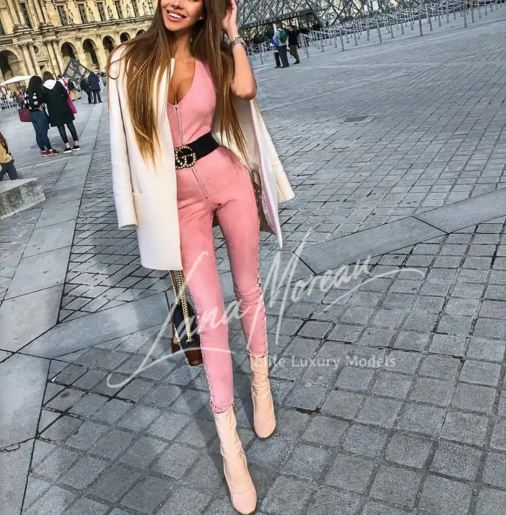 Glamorous companion Vienna fashion look