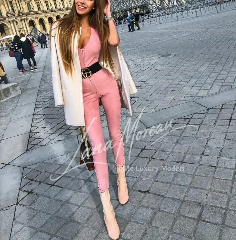 Glamorous companion Vienna fashion look