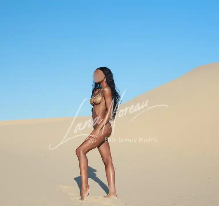 Goddess curves in warm light