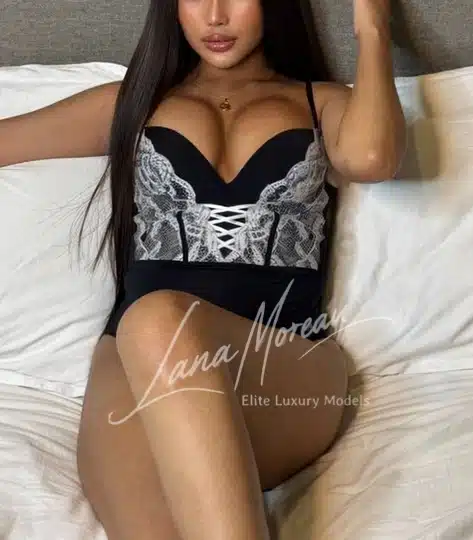 Luxury escort in Hong Kong bed